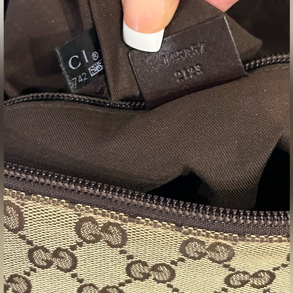 Authenticated Gucci Sherry Messenger Crossbody Shoulder Bag Tote Purse - Picture 12 of 15